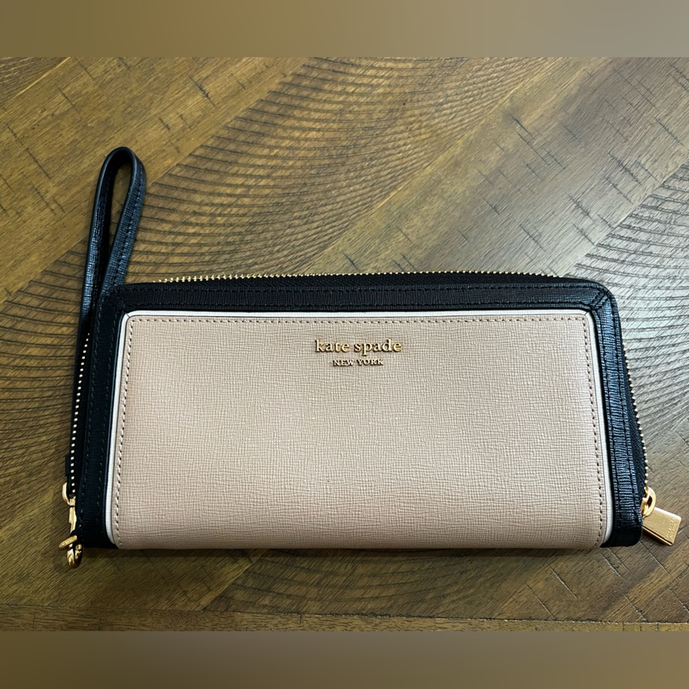Kate Spade Morgan Travel Wallet